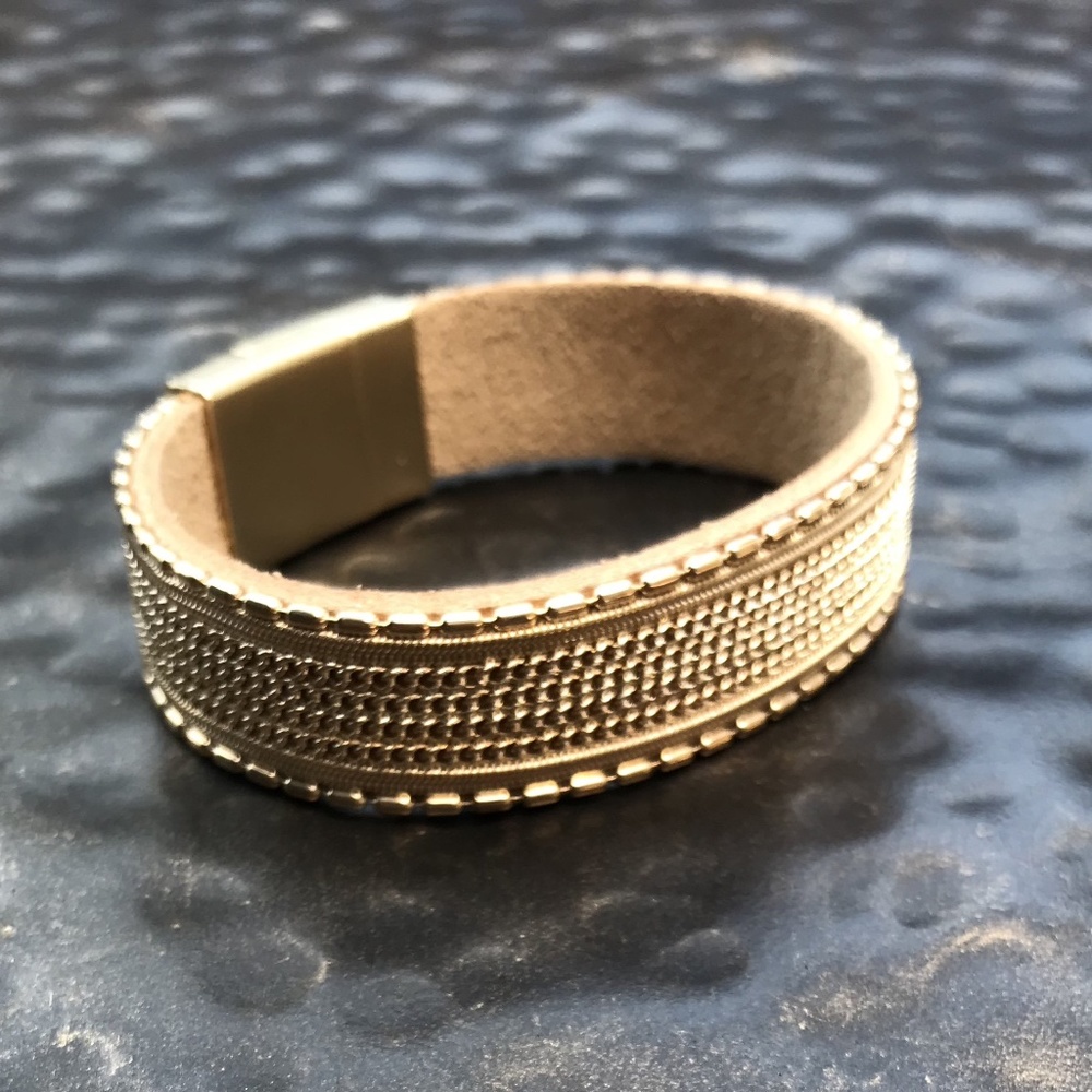 Gold Magnetic Bracelet- Style On The Spot